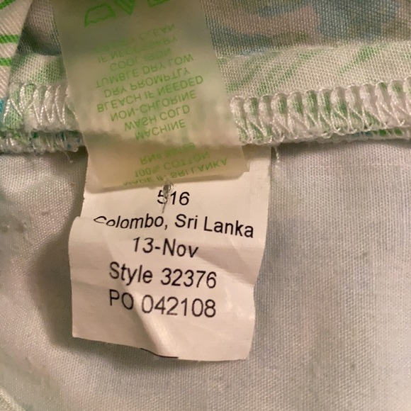 Lilly Pulitzer “It’s a Zoo” Callahan Limeade Shorts - 4 - Picture 13 of 14